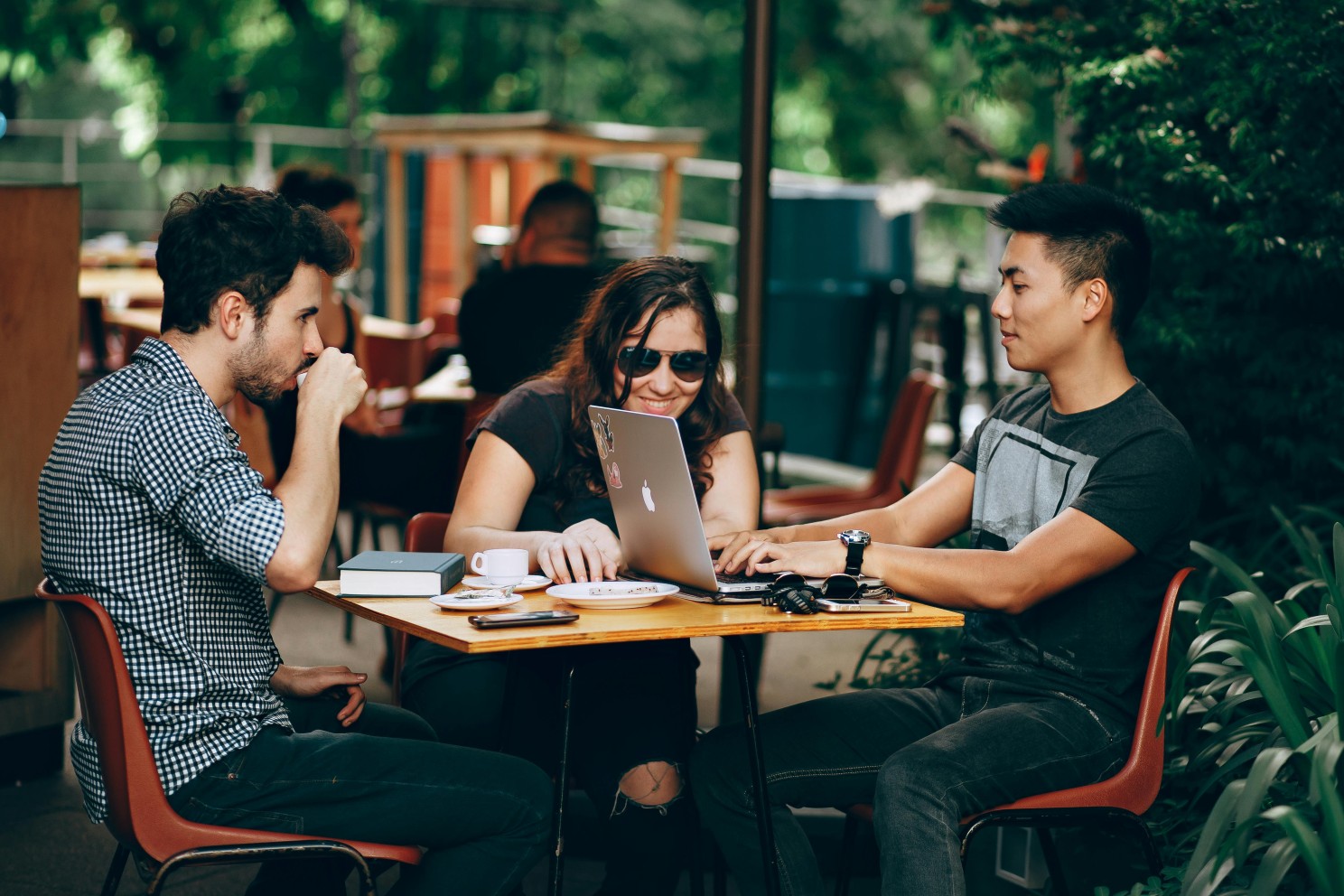 Employees at a café 